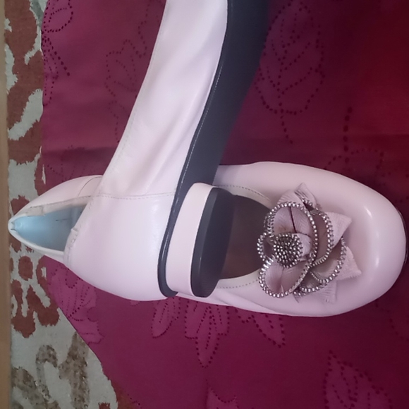 Ladies Pink Flat's by: "Ros Hommerson" - Picture 4 of 12